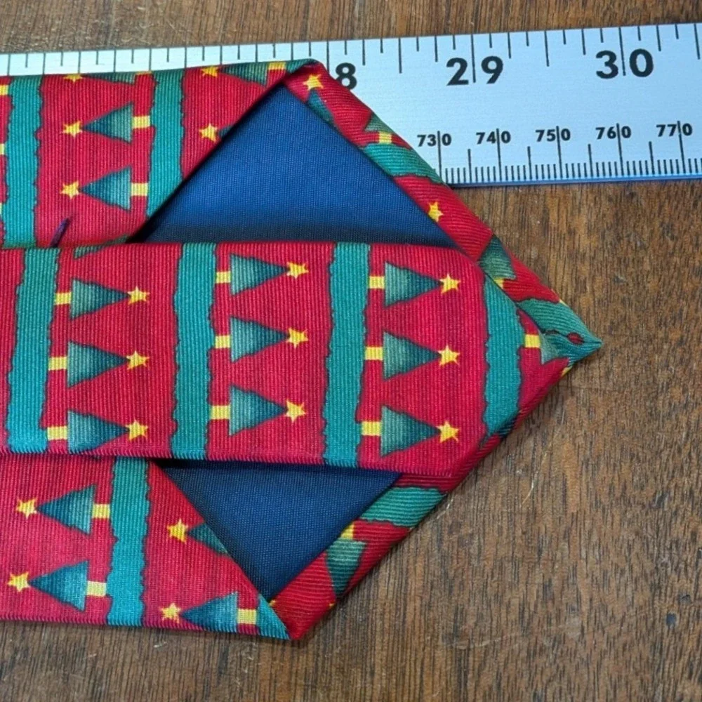 ALynn $70 Christmas‎ Tree Farm Necktie Red Green Holiday Festive Silk Tie